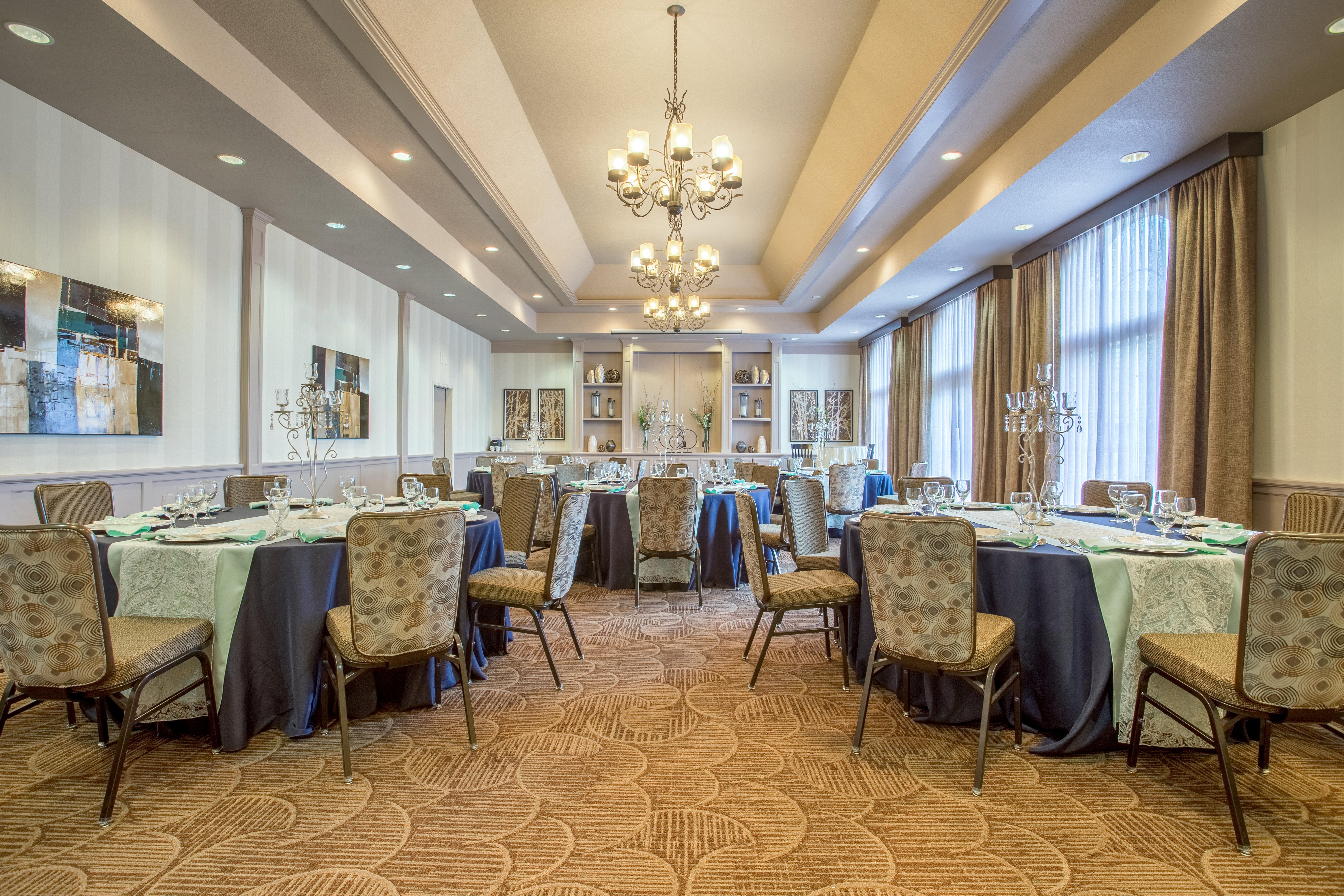 Holiday Inn Auburn By Ihg Buitenkant foto