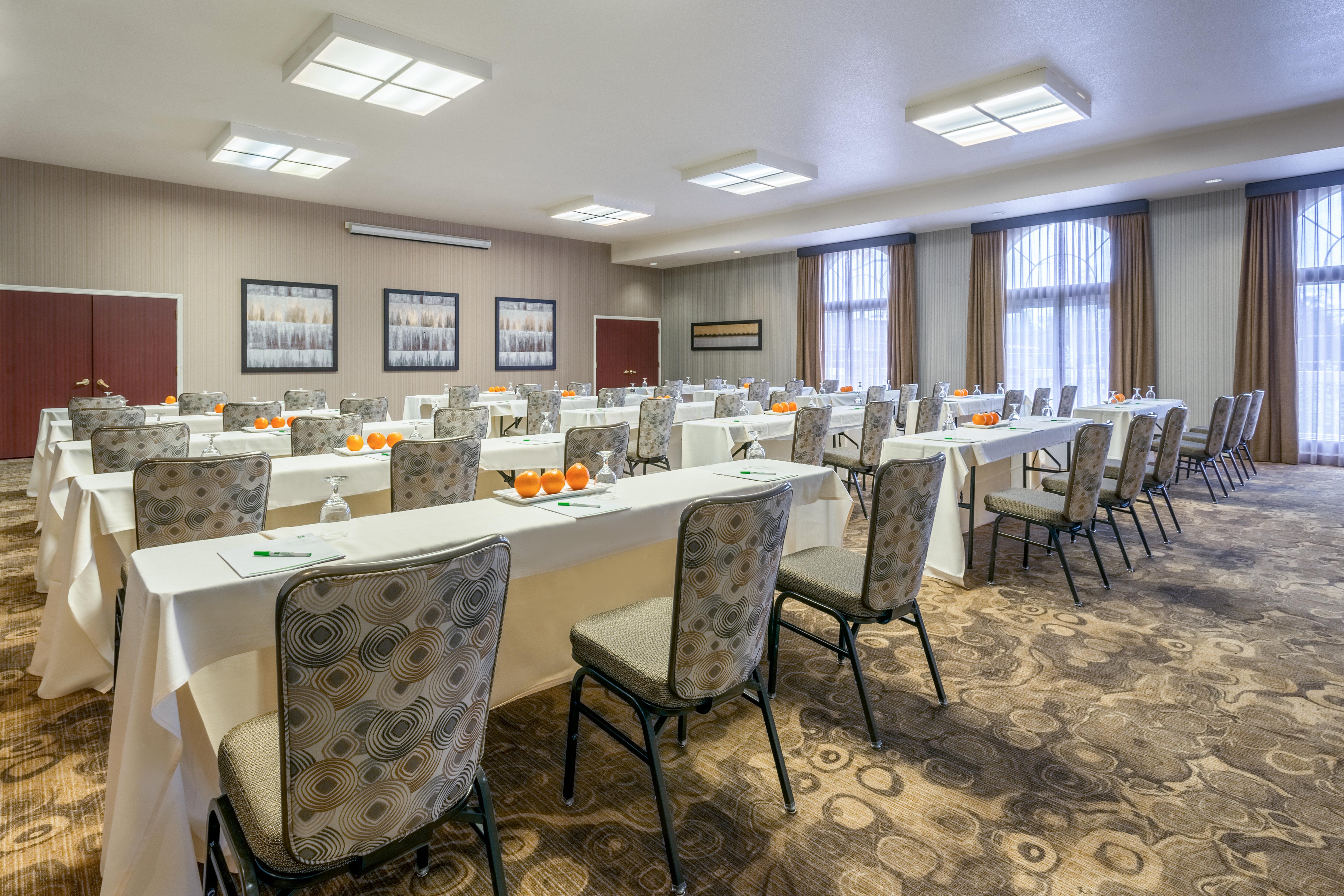 Holiday Inn Auburn By Ihg Buitenkant foto