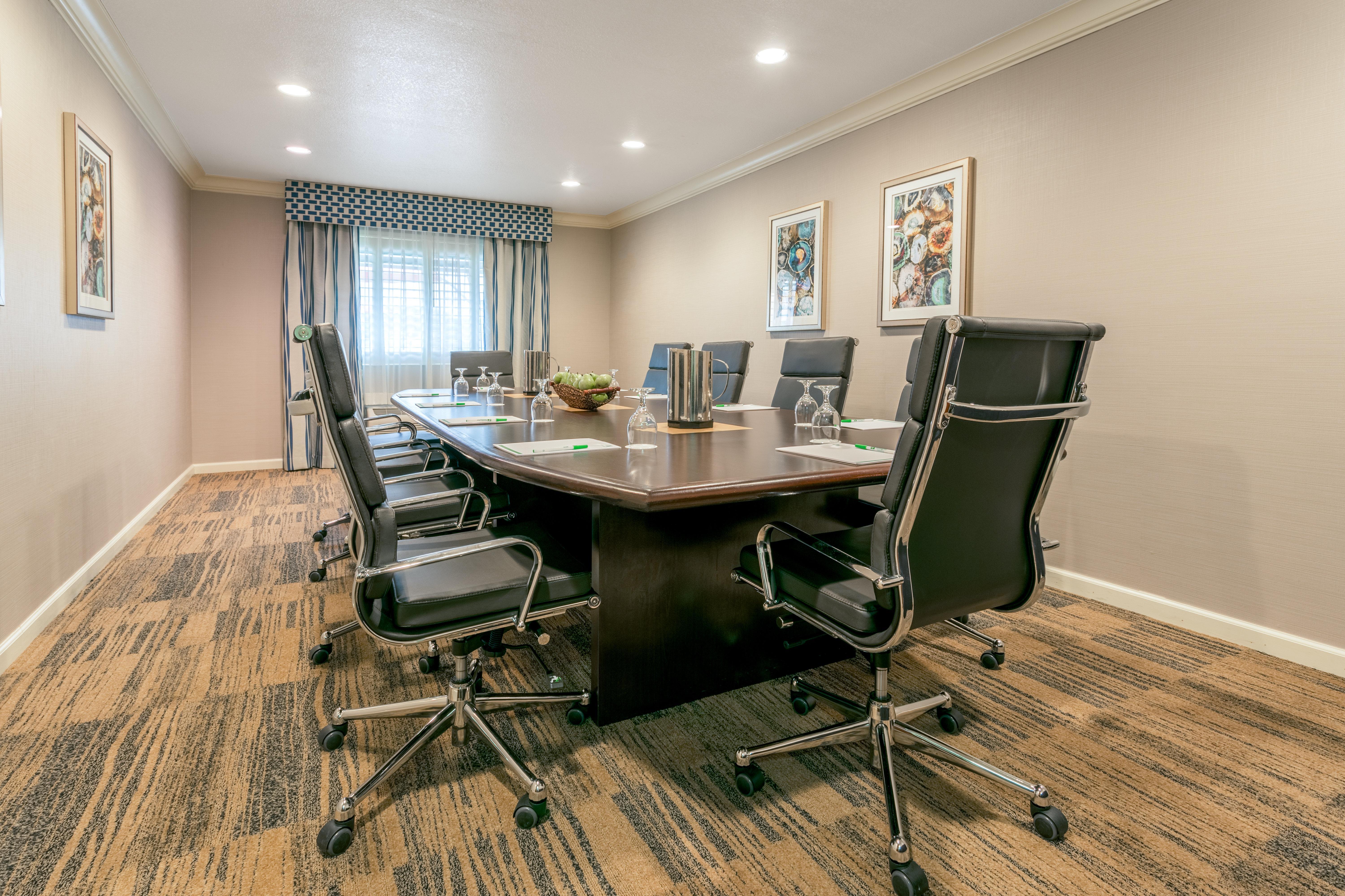 Holiday Inn Auburn By Ihg Buitenkant foto