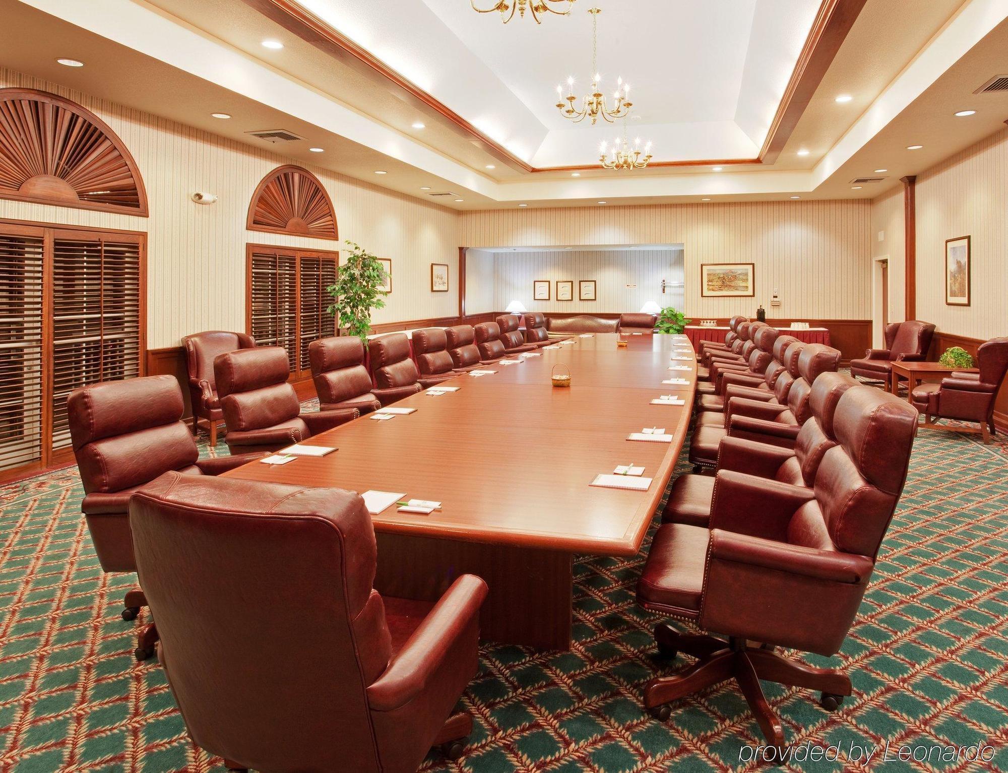 Holiday Inn Auburn By Ihg Buitenkant foto