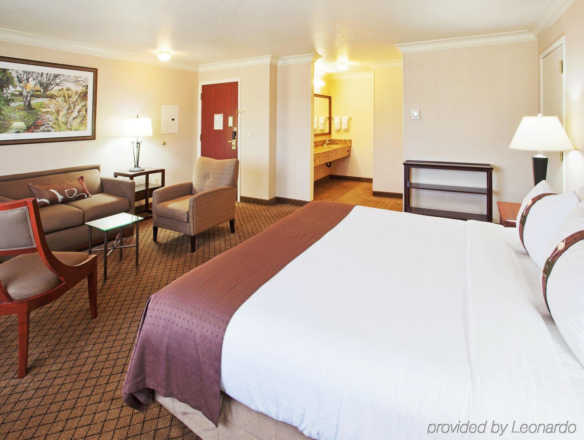 Holiday Inn Auburn By Ihg Buitenkant foto