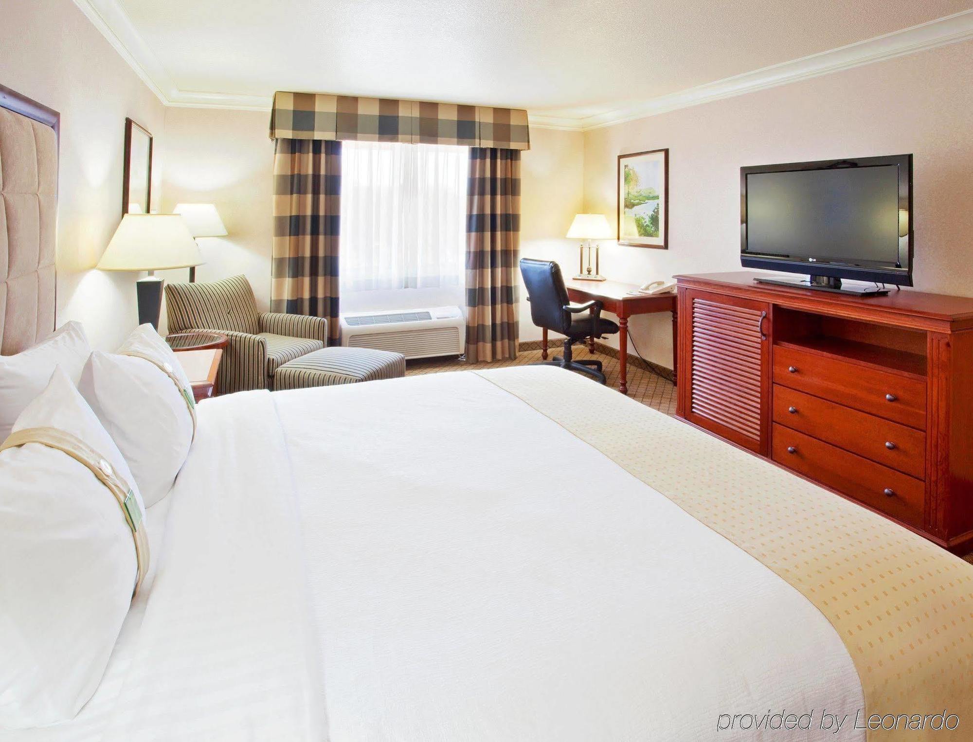 Holiday Inn Auburn By Ihg Buitenkant foto