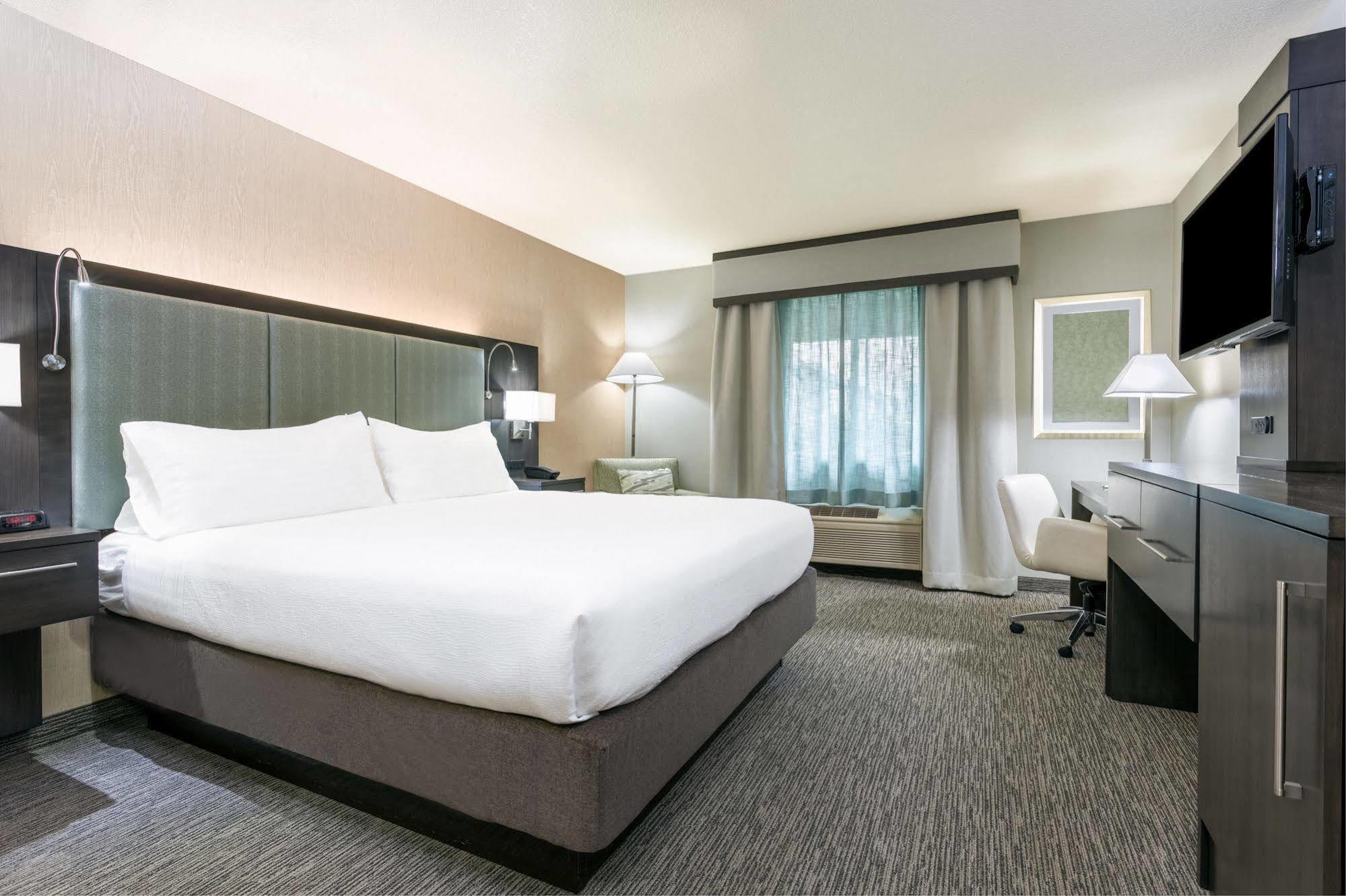 Holiday Inn Auburn By Ihg Buitenkant foto
